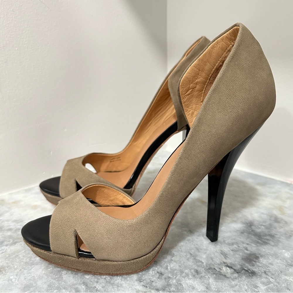 L.A.M.B. Italia Peep Toe Stiletto Heels in Taupe/Black Size 9.5 NIB *NEVER WORN*